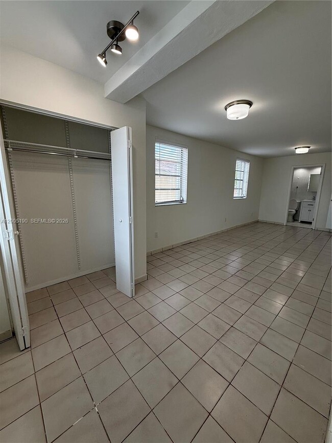 Building Photo - 7231 NW 2nd Terrace