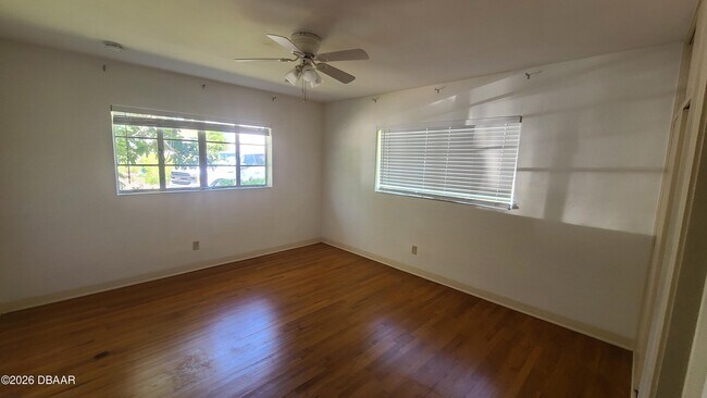 Building Photo - 4 Pleasant View Cir