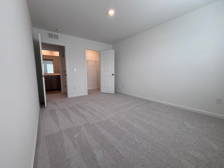 Building Photo - 78 Blossom Field Way