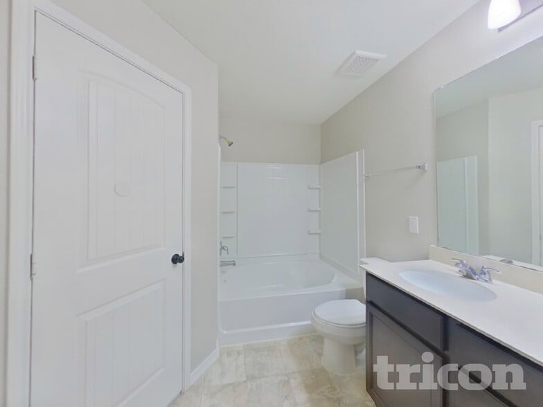 Building Photo - 13725 Vigilance St