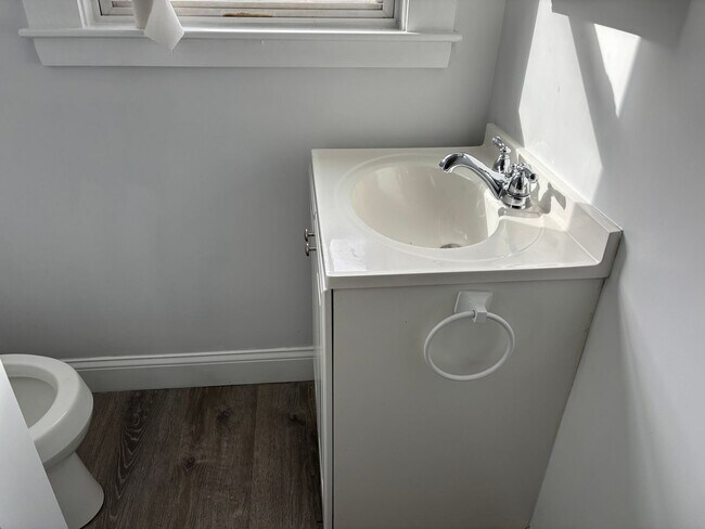 Building Photo - 43-45 Crescent St. Wakefield, MA (Offboard...