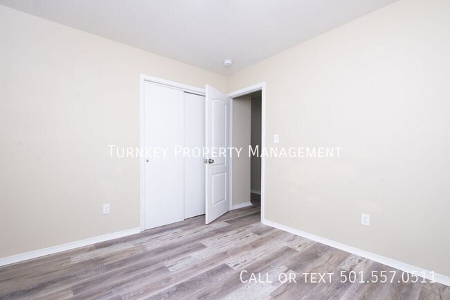 Building Photo - 4523 W 21st St