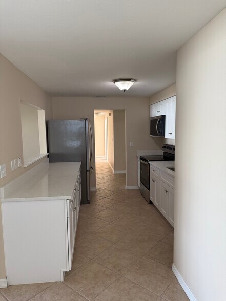 Building Photo - 1701 41st Ter SW