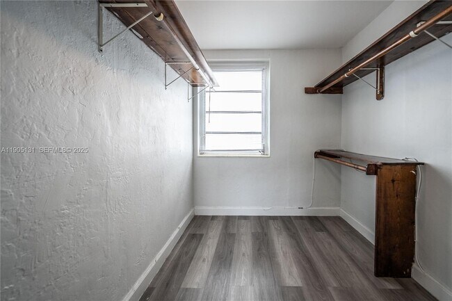 Building Photo - 1208 71st St