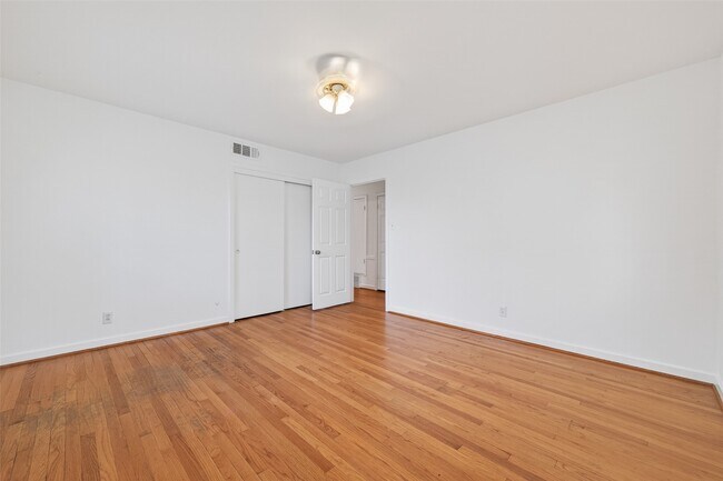 Building Photo - 5643 Piping Rock Ln