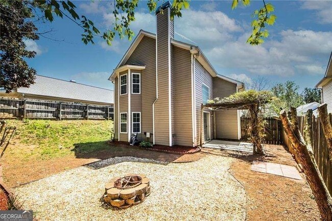 Building Photo - 121 Stoneforest Dr