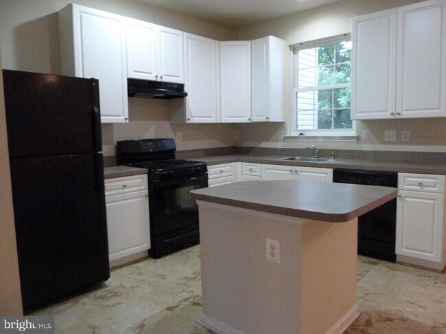 Building Photo - 231 Braxton Way