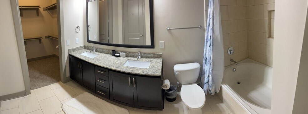 Building Photo - 5655 Carnegie Blvd