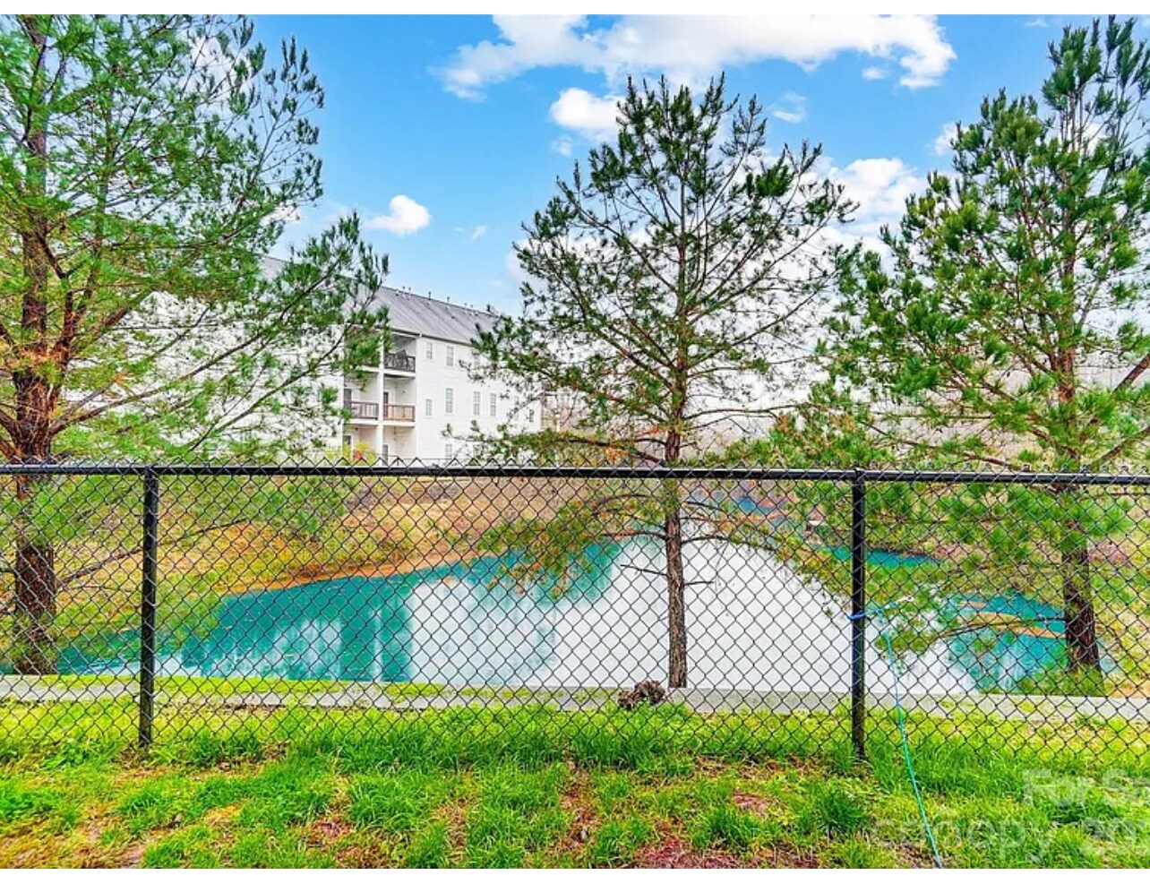 Building Photo - 6412 Park Pond Dr