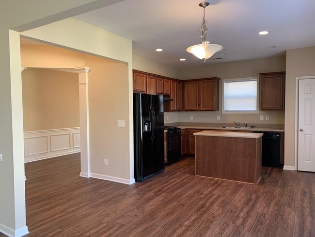 Building Photo - 5990 Crestwick Wy