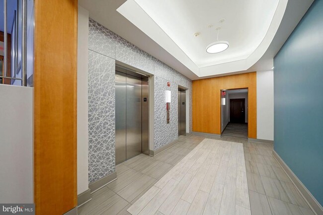 Building Photo - 355 I St SW