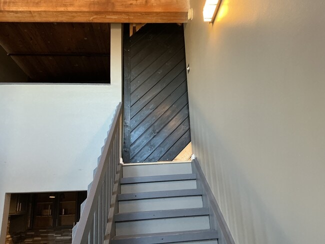 Building Photo - 201 S Hoskins Rd