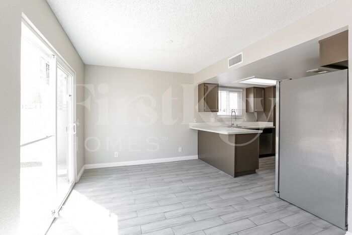 Building Photo - 1008 Scenery Cir