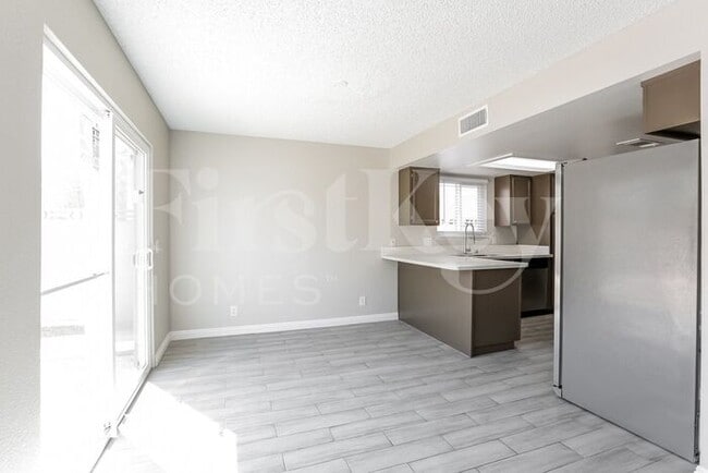 Building Photo - 1008 Scenery Cir