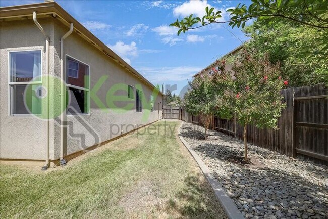 Building Photo - 9448 Syrah Ct