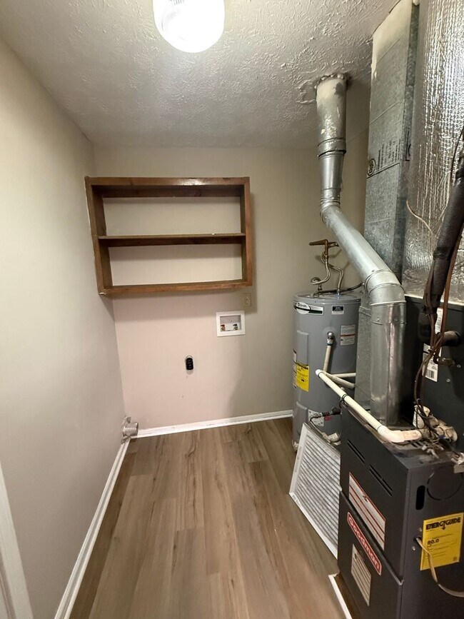 Building Photo - 1605/1607 Cedar Shoals Dr