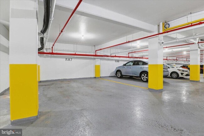 Building Photo - 4600 Duke St