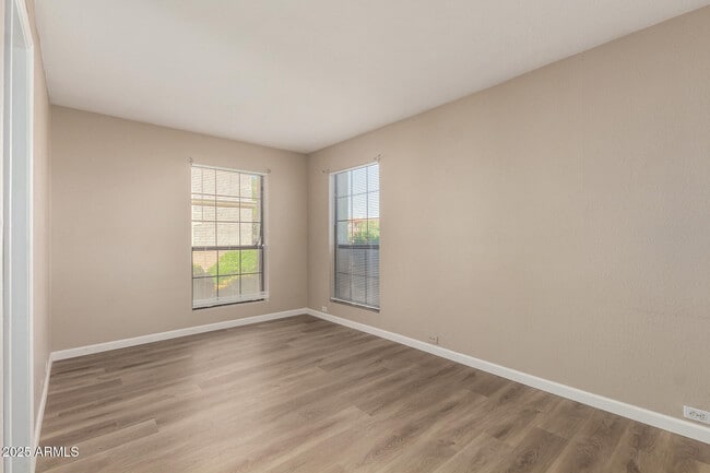 Building Photo - 10410 N Cave Creek Rd