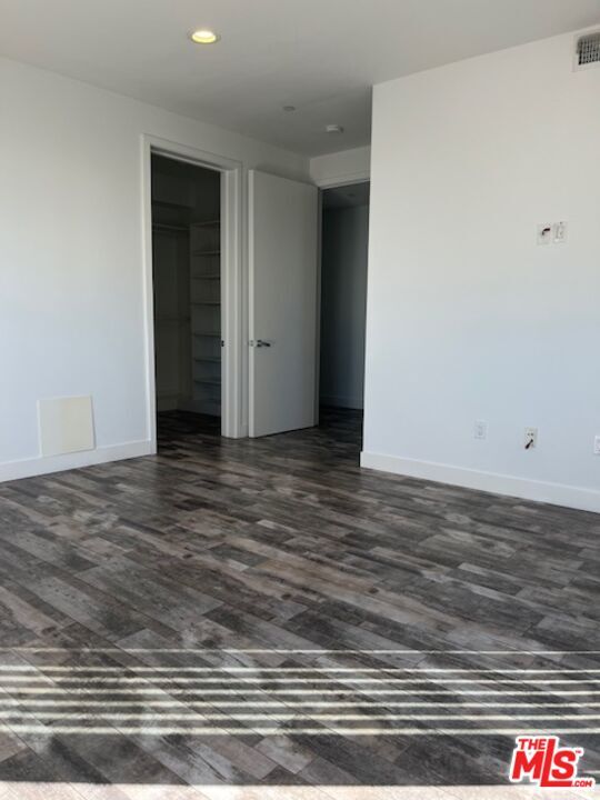 Building Photo - 1445 S Fairfax Ave