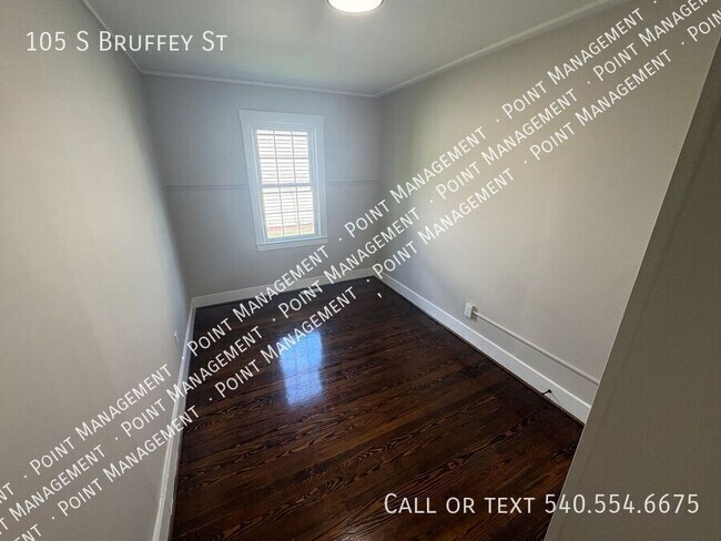 Building Photo - 105 S Bruffey St