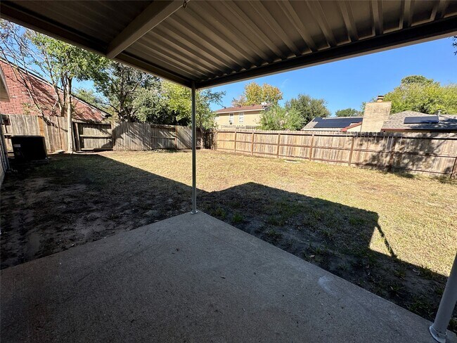 Building Photo - 18074 Glenledi Dr