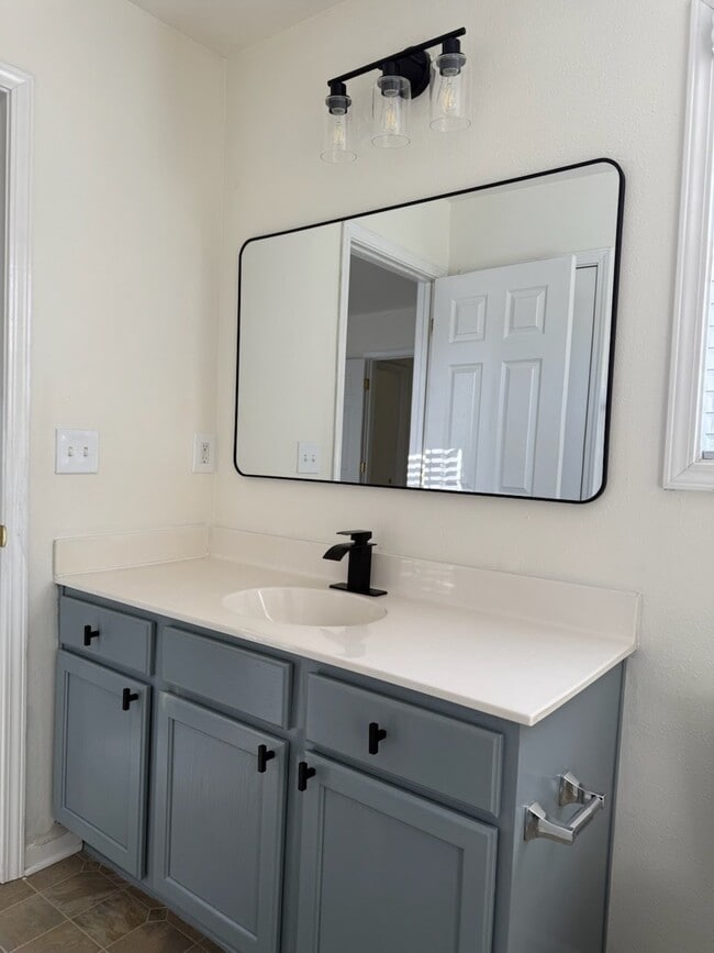 Building Photo - 2809 Fountaingrass Ln