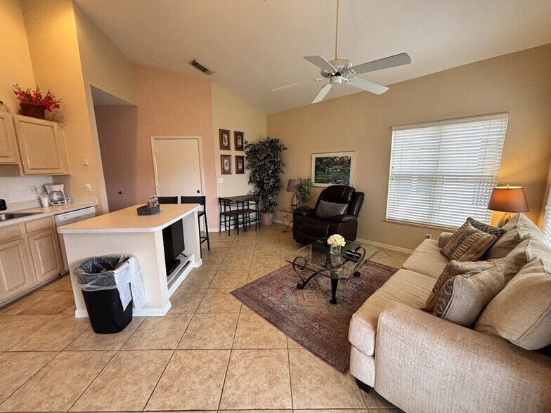 Building Photo - 9941 Perfect Dr