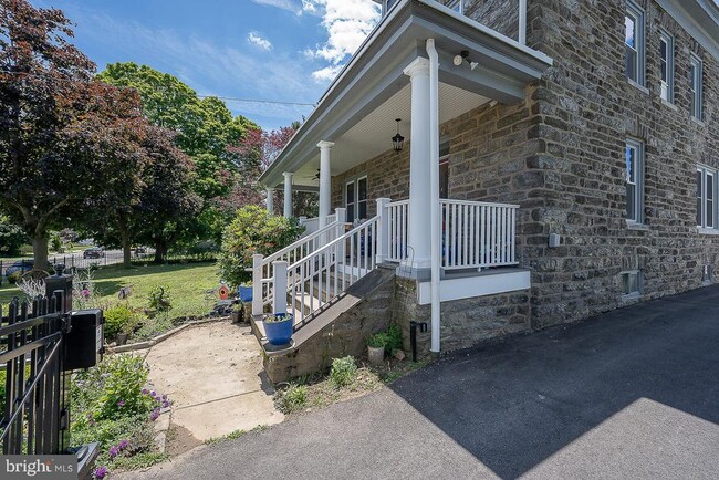 Building Photo - 7350 Ridge Ave