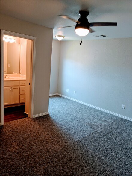Building Photo - 2921 Allister St