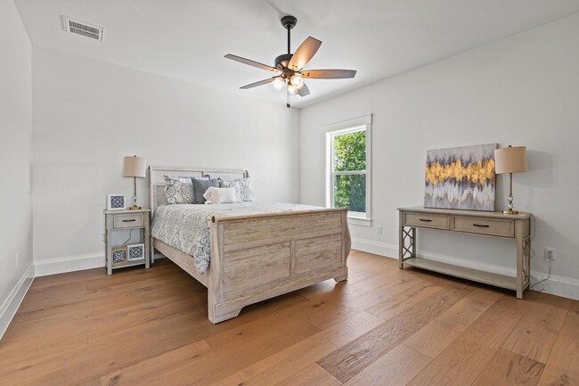 Building Photo - 202 NE 2nd Ave