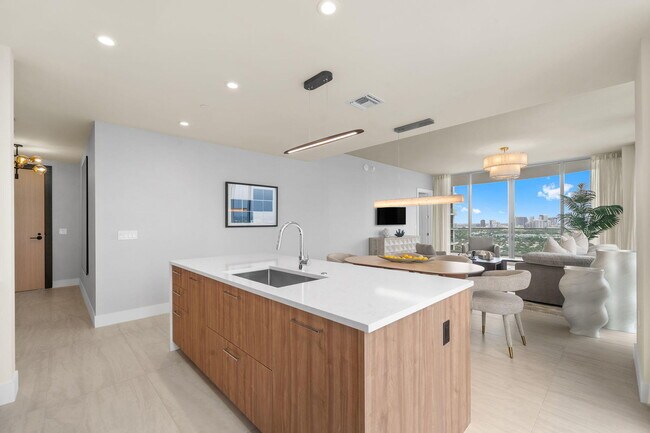 Building Photo - 151 N Seabreeze Blvd