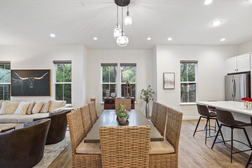 Building Photo - 3809 Valley View Rd