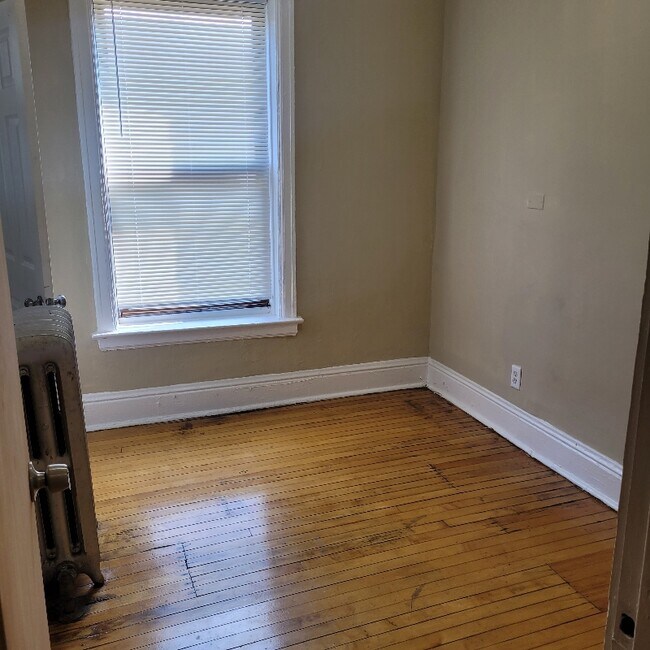 Building Photo - 4319 S Michigan Ave