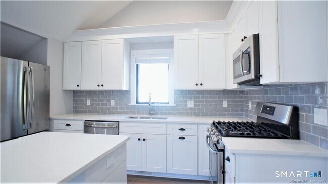 Building Photo - 26 Lounsbury Ave