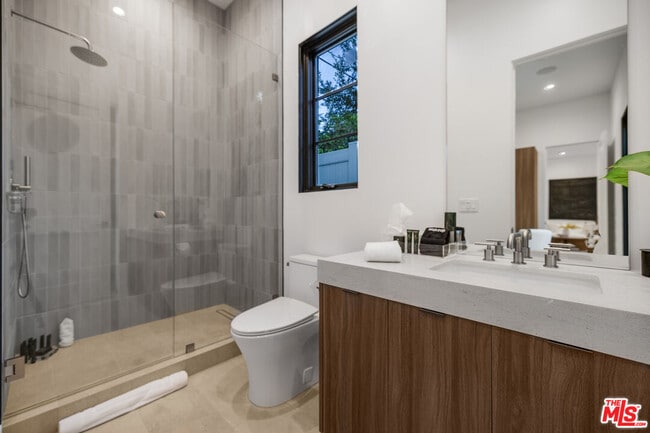 Building Photo - 4256 Camellia Ave