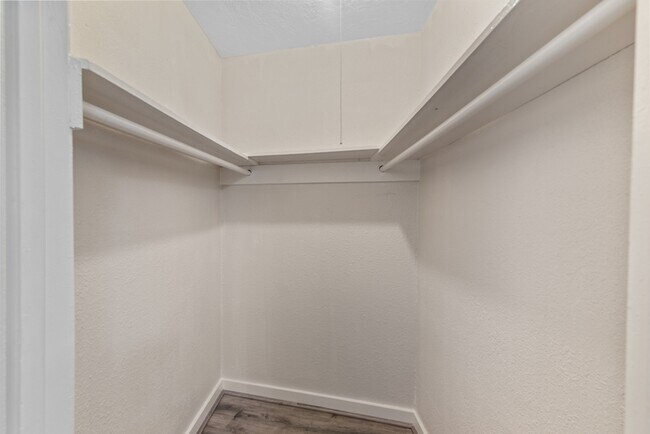 Building Photo - 4811 Oakland St