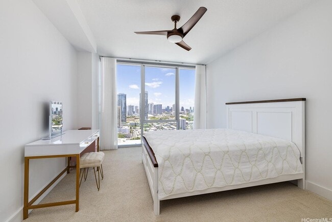 Building Photo - ALL utilities included, furnished one bedroom w/ parking at Azure!