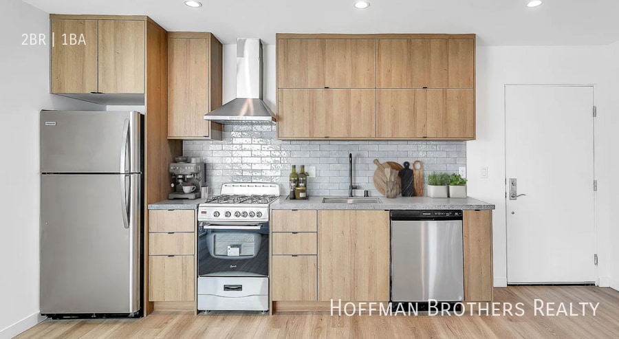 Building Photo - 233 Rosemont Ave