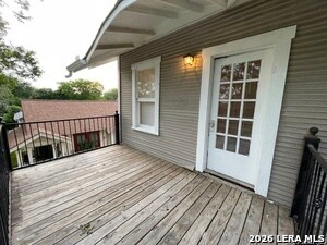 Building Photo - 803 W Rosewood Ave