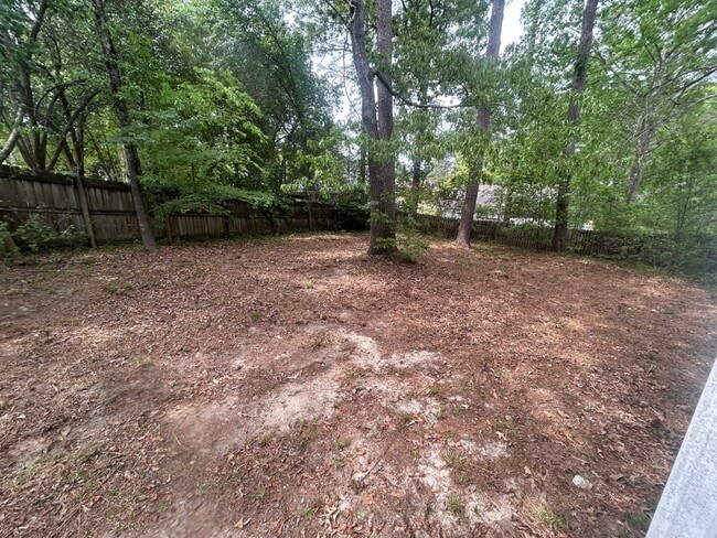 Building Photo - 208 Charles Towne Ct