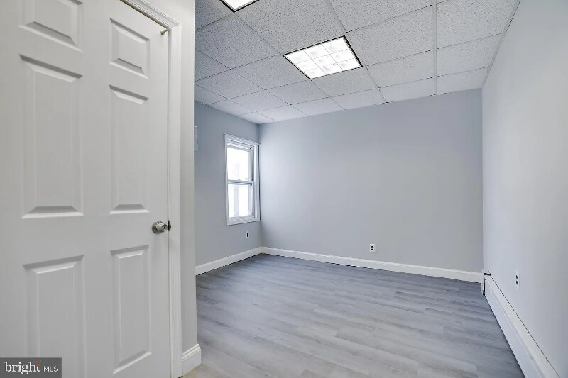 Primary Photo - 10 E Carroll St