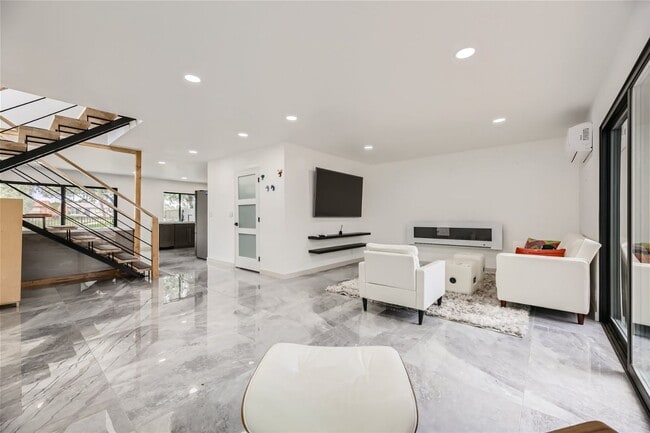 Building Photo - Golf Course Views from LVCC home