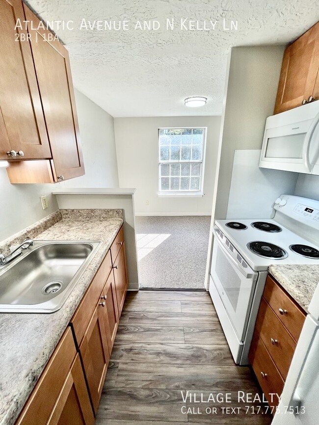 Building Photo - Newly-remodeled! Affordable 2-bed in Red L...