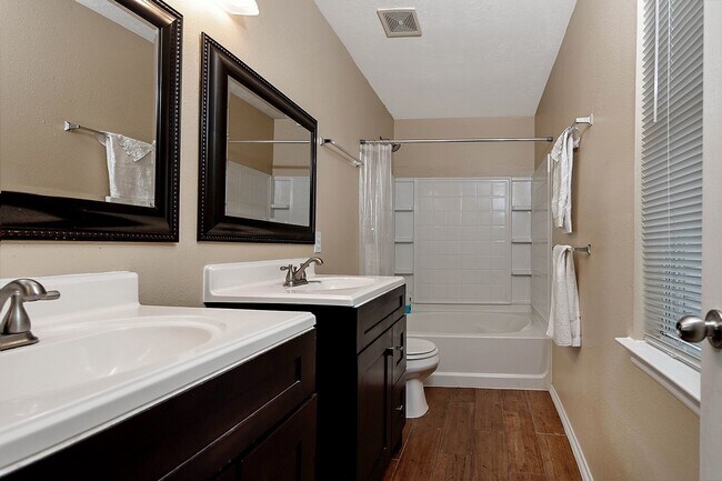 Building Photo - 127 Hockenberry Ct