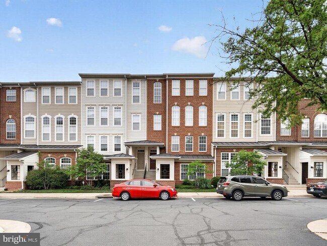 Building Photo - 6055 Wicker Ln