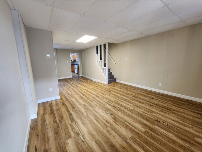 Living Room - 558 Broad St