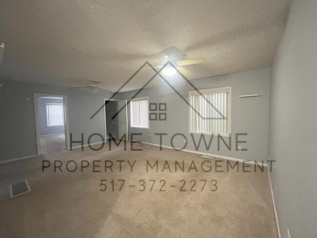 Building Photo - 5935 Twin Oaks Dr
