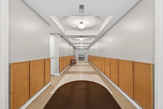 Building Photo - 1151 W Washington Blvd