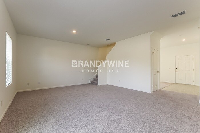 Building Photo - 1650 Effra Wy