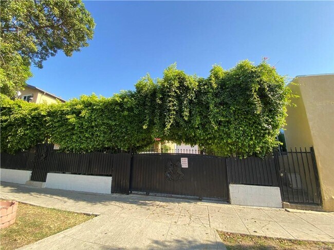 Building Photo - 5832 Camerford Ave